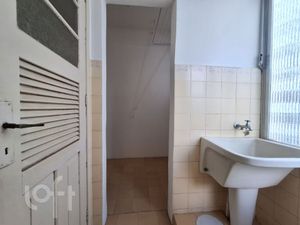 Image 17 - 275921