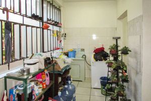 Image 10 - 275933