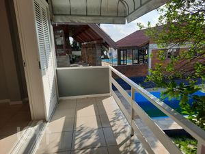 Image 9 - 276257