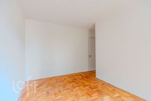 Image 15 - 276702