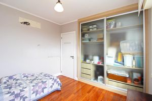 Image 16 - 276885