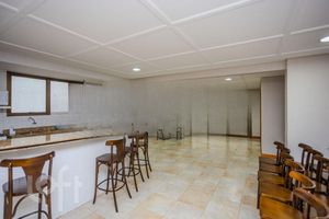Image 42 - 277000