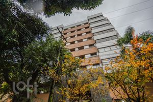 Image 50 - 277000