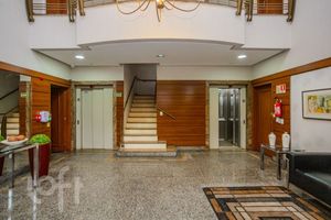 Image 45 - 277000