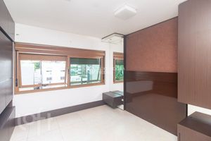 Image 16 - 277023
