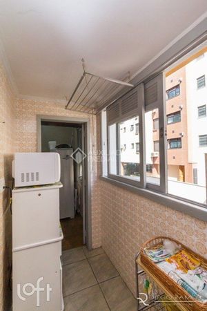 Image 15 - 277402