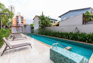 Image 17 - 277446