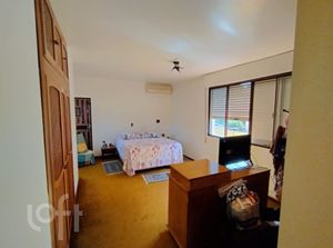 Image 19 - 277805