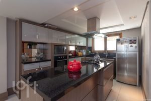 Image 15 - 277820
