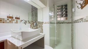 Image 4 - 278200