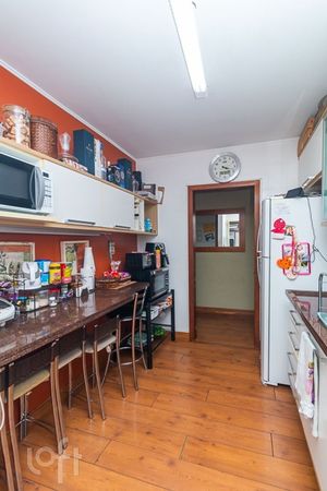 Image 24 - 278296