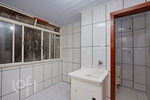 Image 19 - 278600