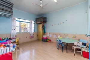 Image 24 - 279050