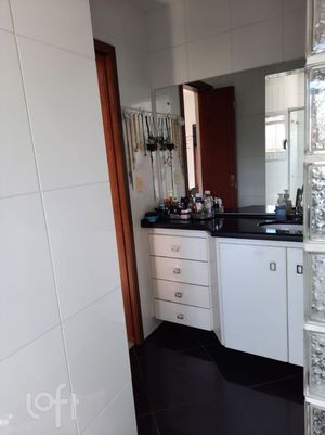 Image 20 - 279983
