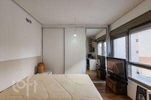 Image 24 - 280177