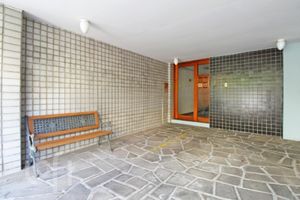 Image 24 - 281530