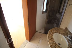 Image 17 - 281646