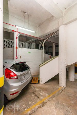 Image 32 - 281828