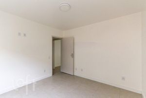 Image 11 - 282212