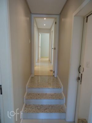 Image 23 - 282316