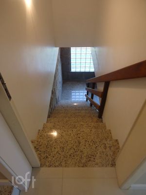 Image 33 - 282316