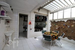 Image 26 - 282730