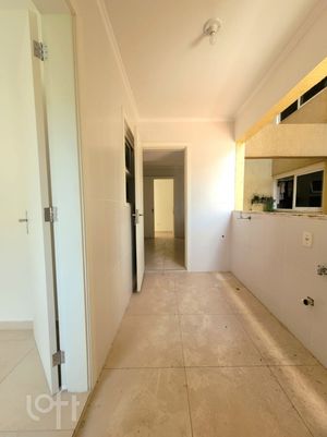 Image 20 - 282812
