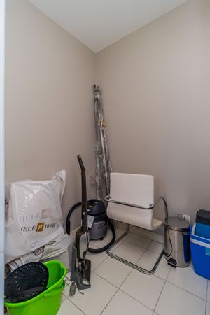 Image 35 - 283128
