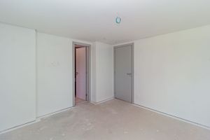Image 30 - 283182