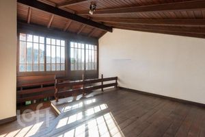 Image 34 - 283300