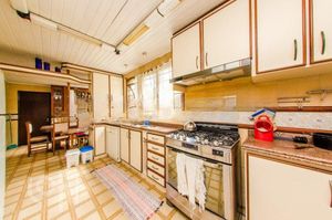 Image 23 - 283412