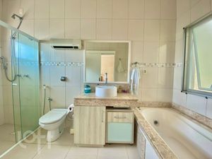 Image 19 - 283427