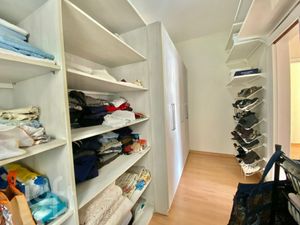 Image 18 - 283427