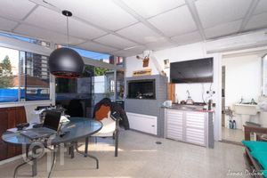 Image 17 - 283561