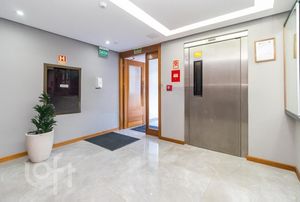 Image 18 - 283584