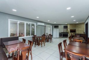 Image 31 - 283700
