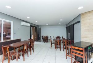 Image 36 - 283700