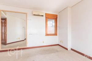 Image 19 - 284085