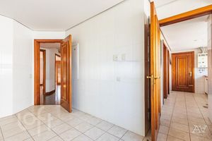 Image 32 - 284085