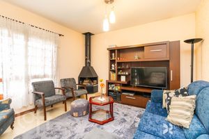 Image 38 - 284140