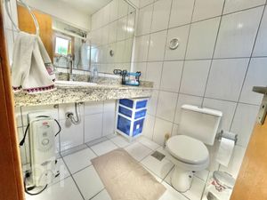 Image 19 - 284174