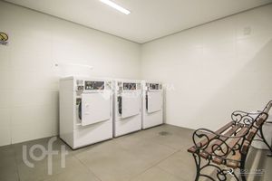 Image 32 - 284221