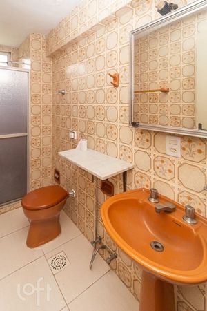 Image 16 - 284235