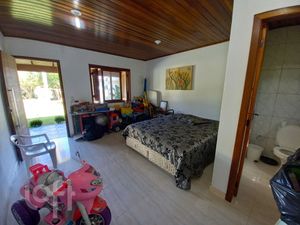Image 29 - 284240