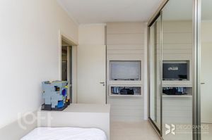 Image 17 - 284317