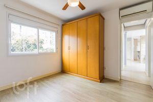 Image 11 - 284320