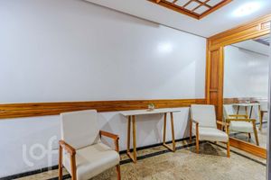 Image 20 - 284544