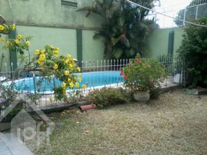 Image 19 - 284600
