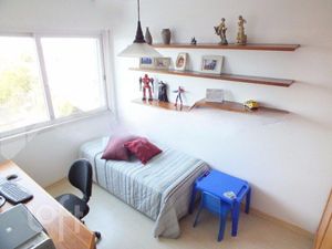 Image 18 - 284824