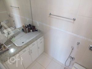 Image 17 - 284824